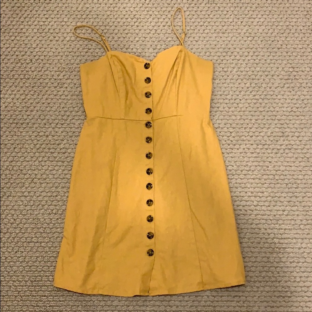 yellow dress